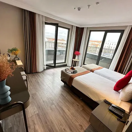 Edition Old Hotel 3*