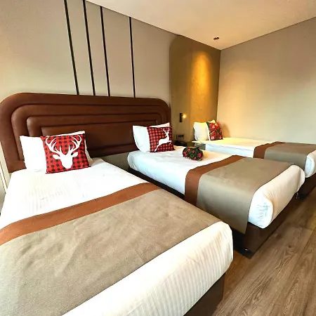 Hotel Edition Old 3*