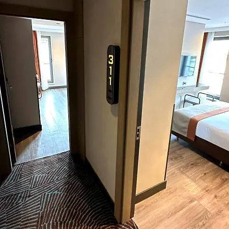 Edition Old Hotel