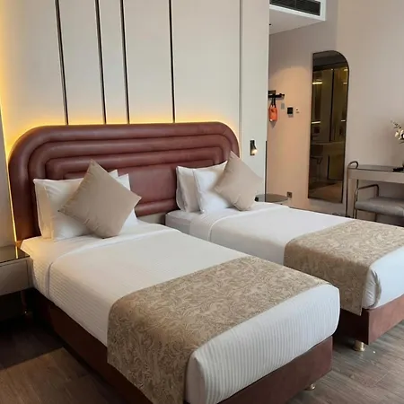 Edition Old Hotel 4*
