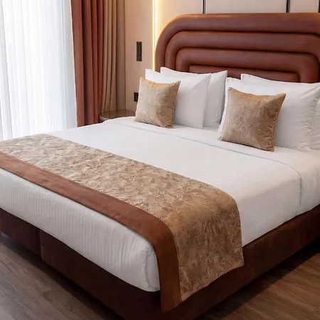 Hotel Edition Old 4*