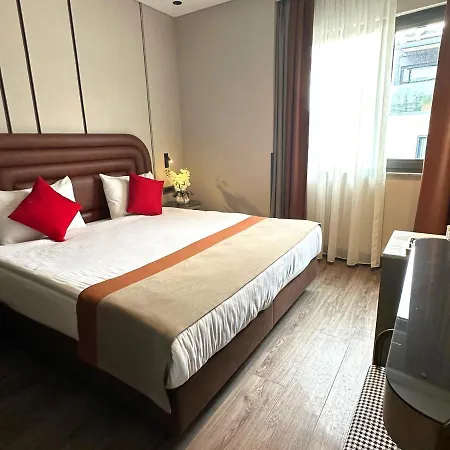 Hotel Edition Old 3*