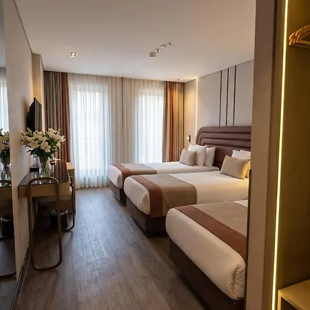 Hotel Edition Old 4*