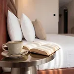 فندق Edition Old 4*