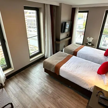 Hotel Edition Old 3*