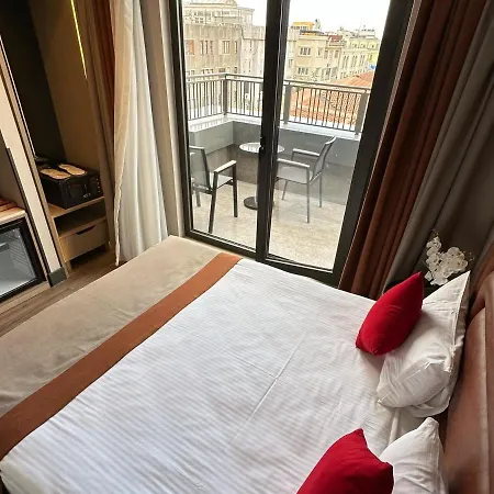 Edition Old Hotel 3*